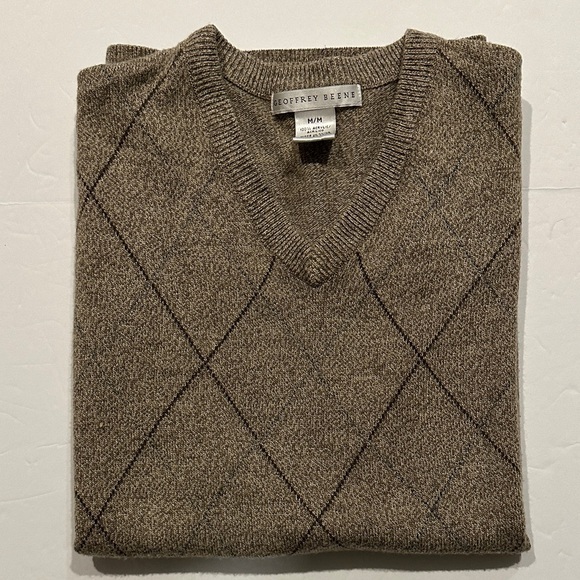 Geoffrey Beene Other - Geoffrey Beene Tan V-Neck Argyle Sweater Vest Size Medium